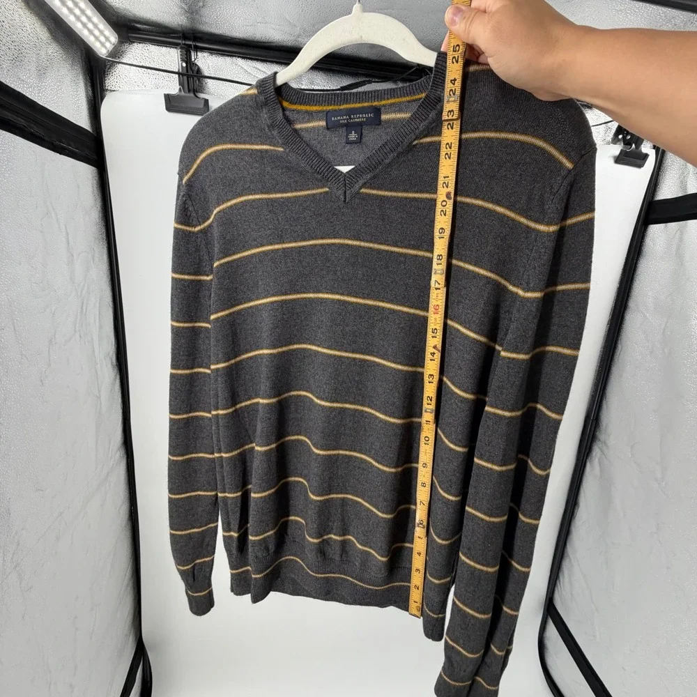Banana Republic Mens Silk Cashmere V-Neck Striped Sweater Grey Yellow Small